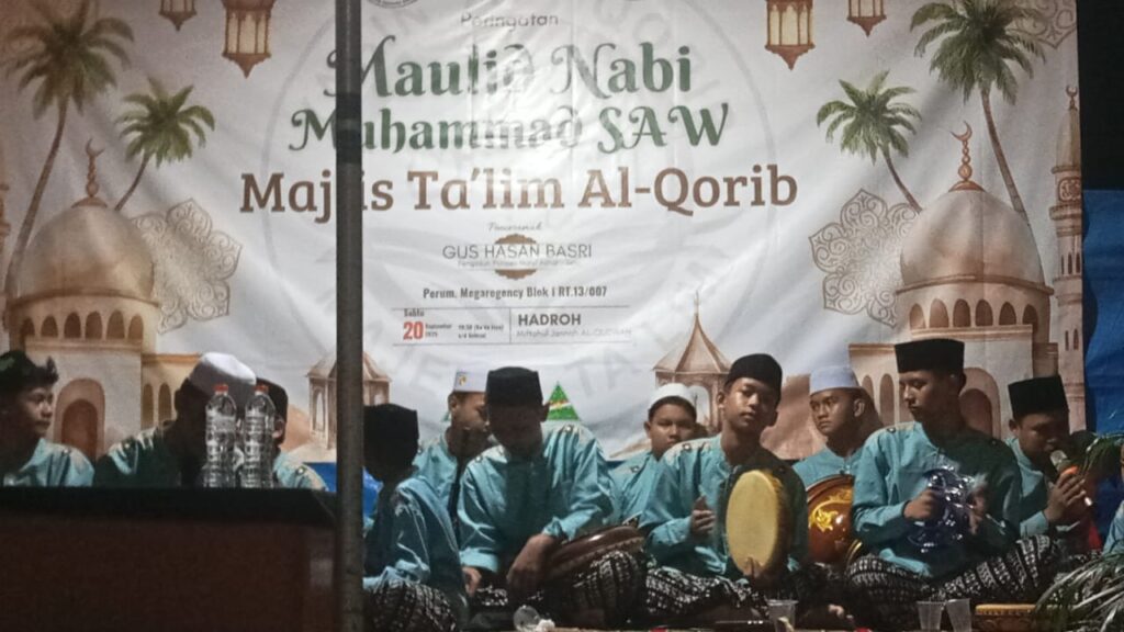 Majlis Ta’lim Al-Qorib Peringati Maulid Nabi dengan Penuh Khidmat di Perumahan Mega Regency