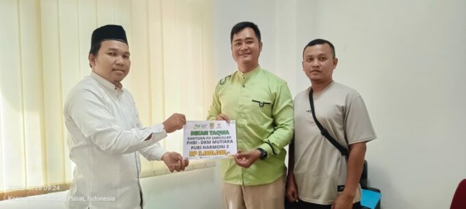 BAZNAS Beri Dukungan Konkret untuk Panitia Tabligh Akbar Lewat Bantuan PHBI–DKM Perumahan Mutiara Puri Harmoni 3 Desa Jayamulya