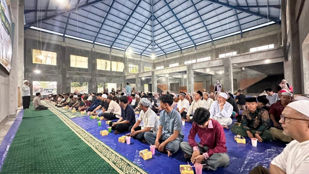 DKM Masjid Zubair Bin Awwam Gelar Buka Puasa Bersama, Perkuat Ukhuwah Warga Jayamulya